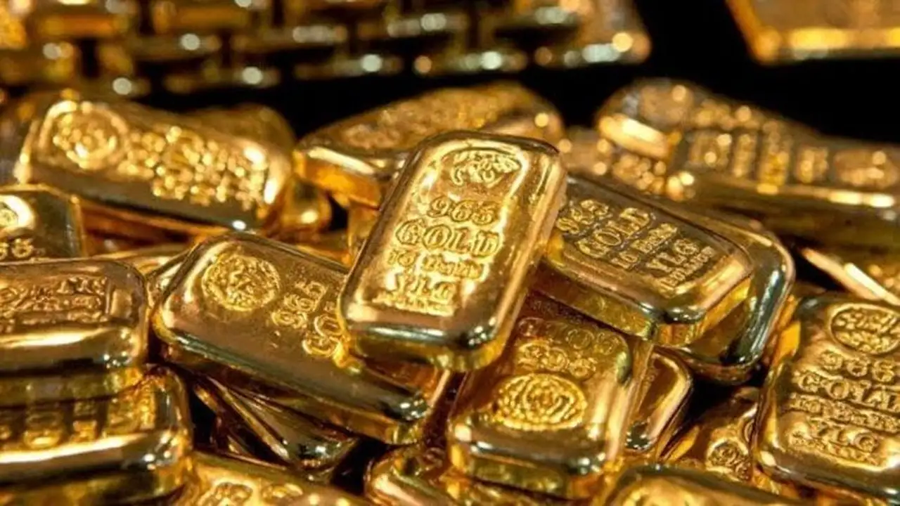 توقعات بنك ستاندرد تشارترد لأسعار الذهب بعد ارتفاعات يوليو